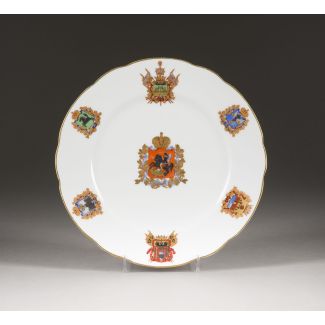 Teller mit wappen der russischen gouvernements
