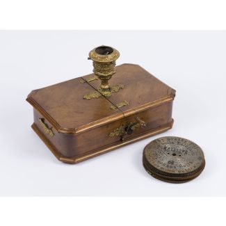Christbaumständer mit spielwerk