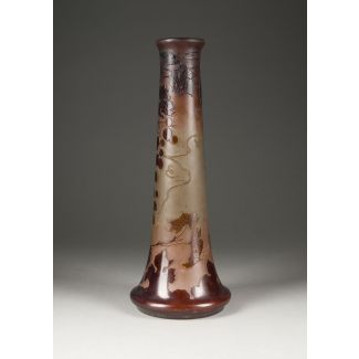 Grosse stangenvase mit weindekor