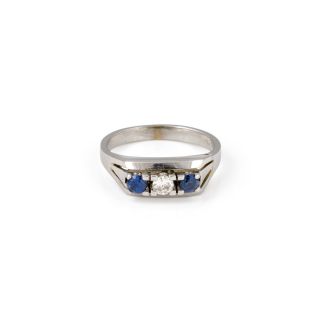 Trilogy ring