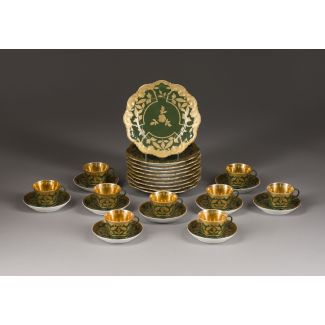 28-TEILIGES KAFFEESERVICE MIT GOLDENEM BLÄTTERDEKOR