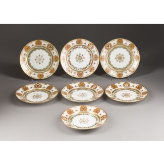 A SET OF SEVEN PORCELAIN DINNER PLATES FROM THE SERVICE OF GRAND DUKE KONSTANTIN NIKOLAEVICH 