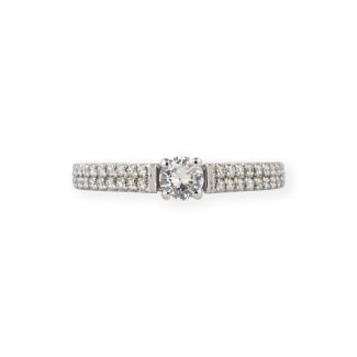 CLASSIC SOLITAIRE DIAMOND RING