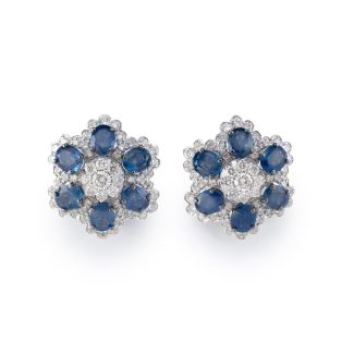 Short earrings with sapphires and diamonds, sapphire flower