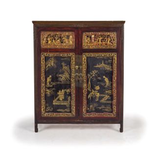 Chinese sideboard in lacquered wood and panels