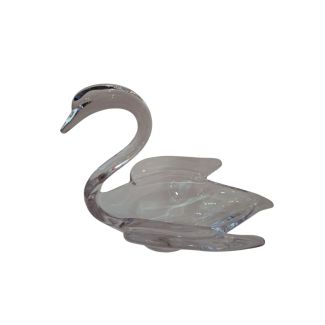 Crystal swan-shaped centerpiece