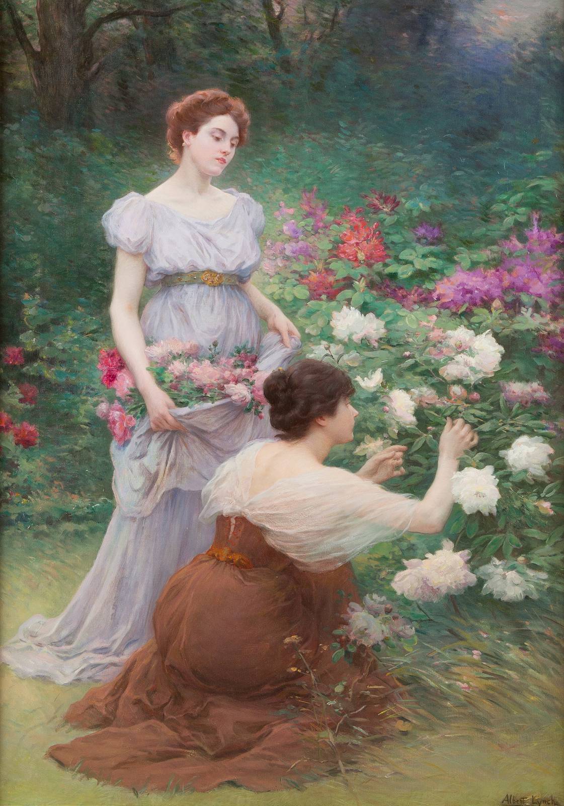 Alt-Text: Zwei Frauen in historischen Kleidern pflücken Blumen in einem üppigen Garten, Gemälde für eine Kunstauktion.